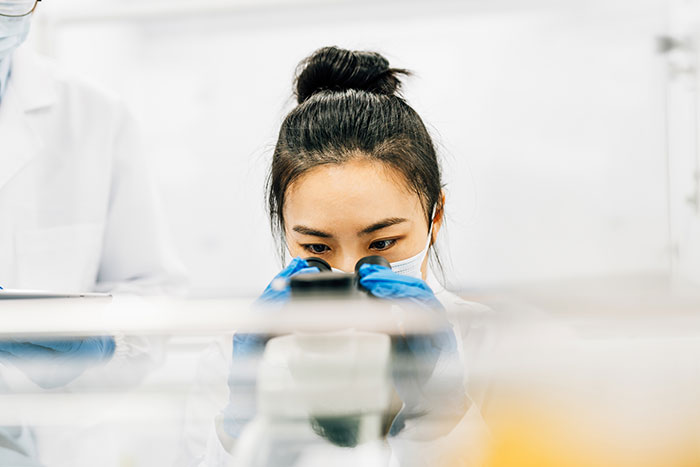 700x467_genetics_lab