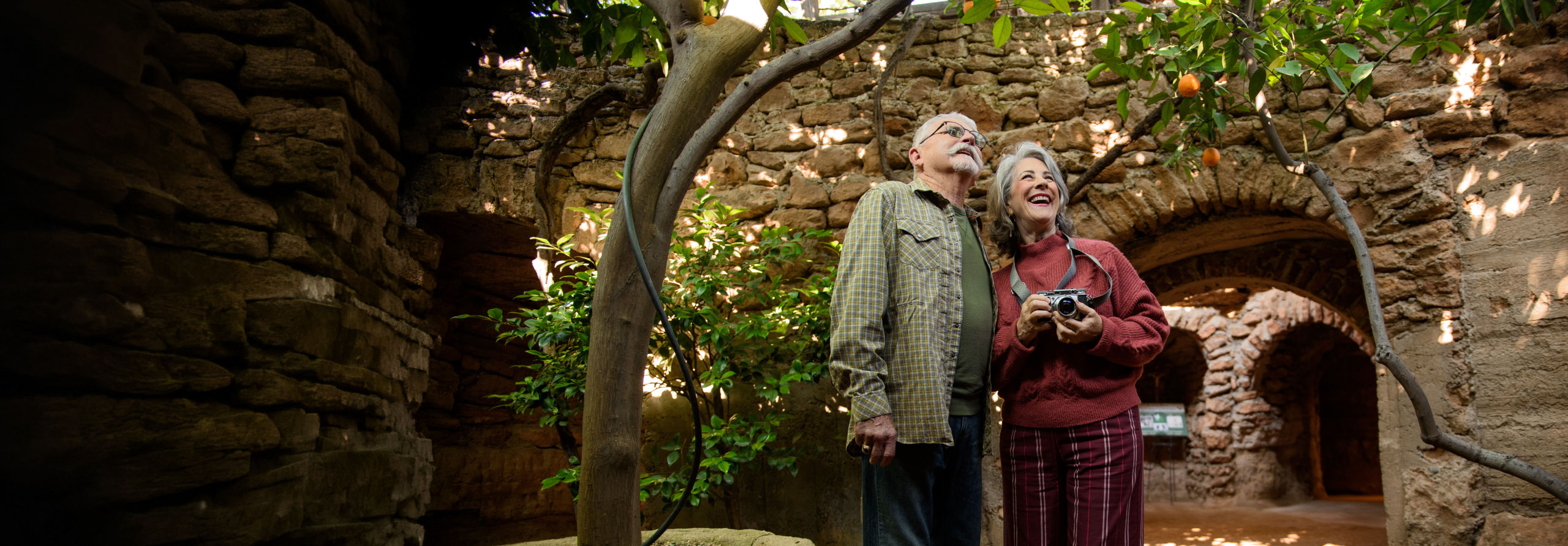 6144x4080_hanging-gardens-couple 6144x4080_hanging-gardens-couple